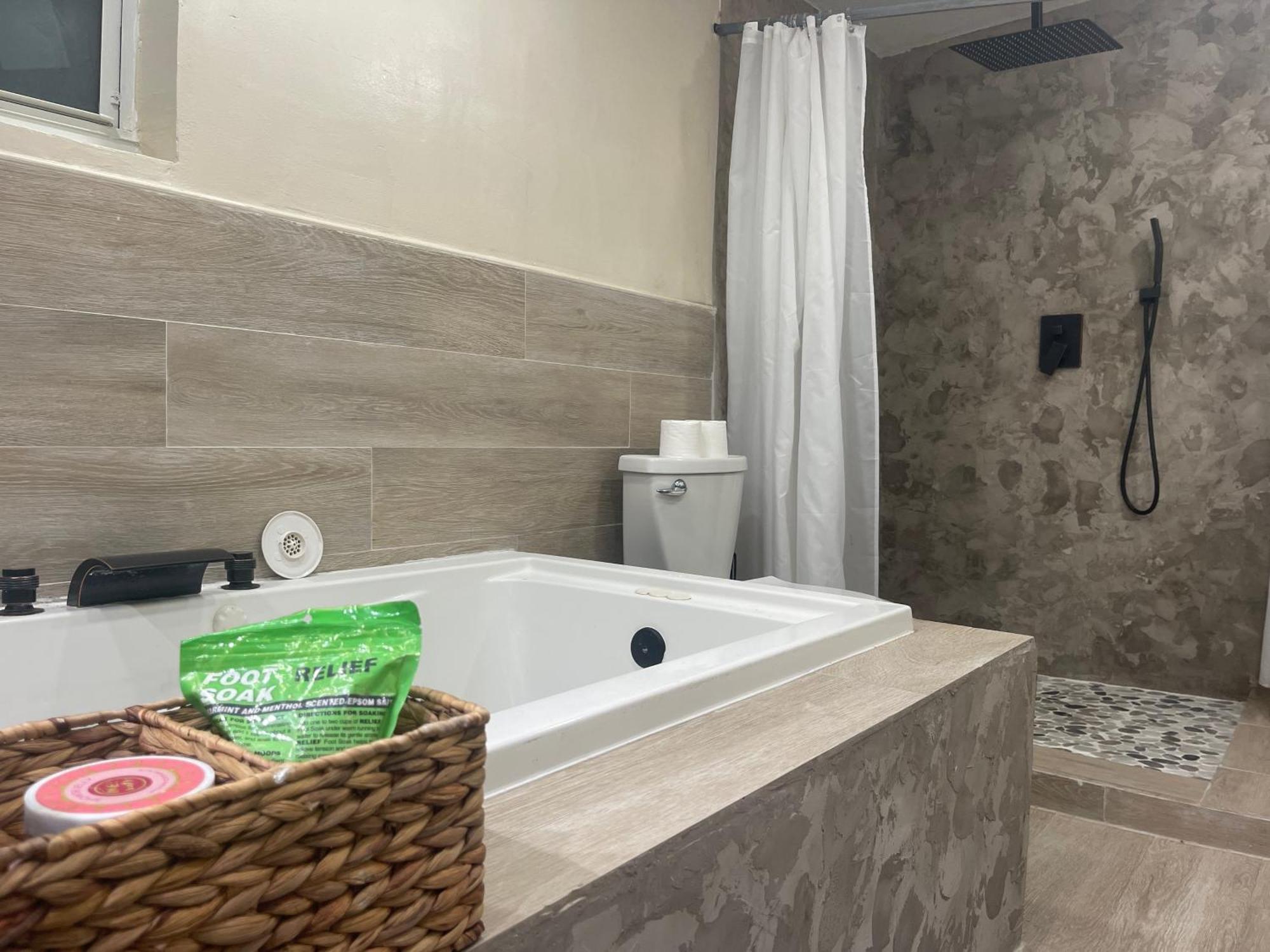 Akeyi Miami305 Private Bedrooms Экстерьер фото